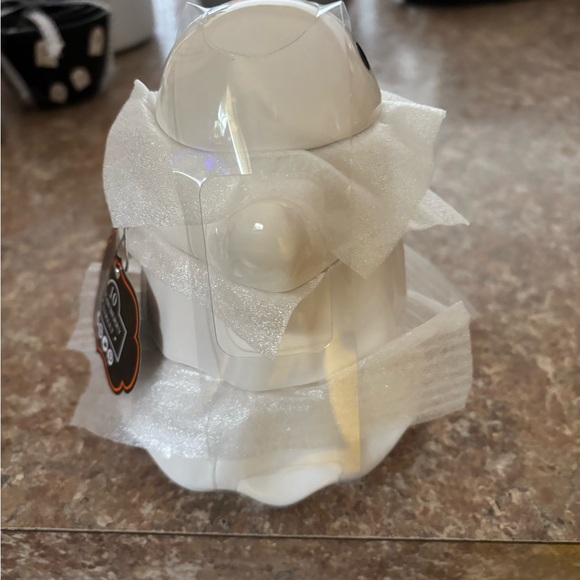 Cute Ghost stackable set of measuring cups by 10 Strawberry St - Picture 5 of 6